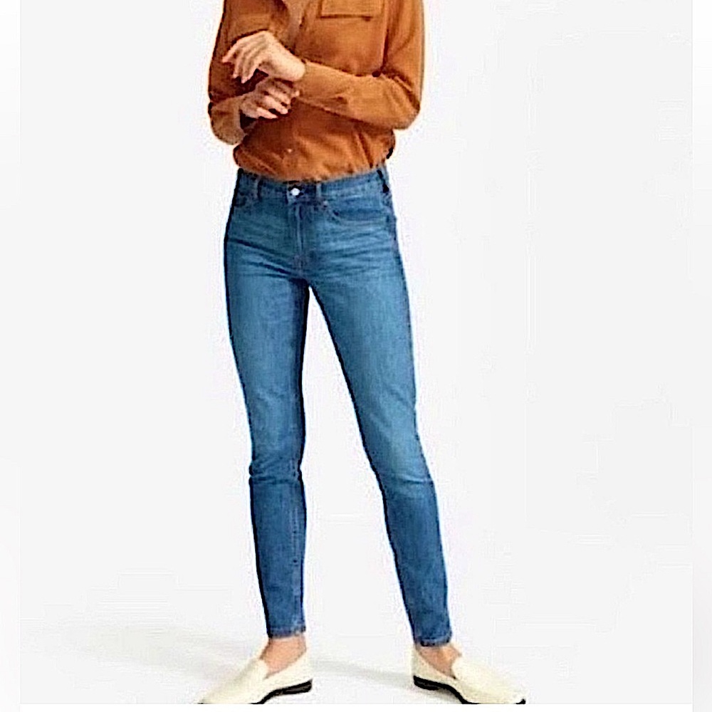 Everlane Mid Rise Ankle Denim Jeans Ladies
Size 26